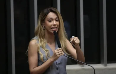 Erika Hilton e entidade de direitos digitais pedem investigação de mapa do Instagram
