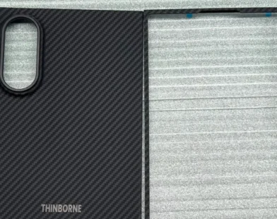 Imagens confirmam que Samsung vai revelar três celulares dobráveis