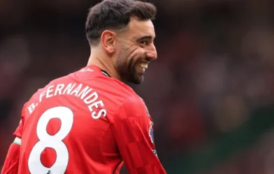 Manchester United 'quebra o cofre' para renovar com Bruno Fernandes