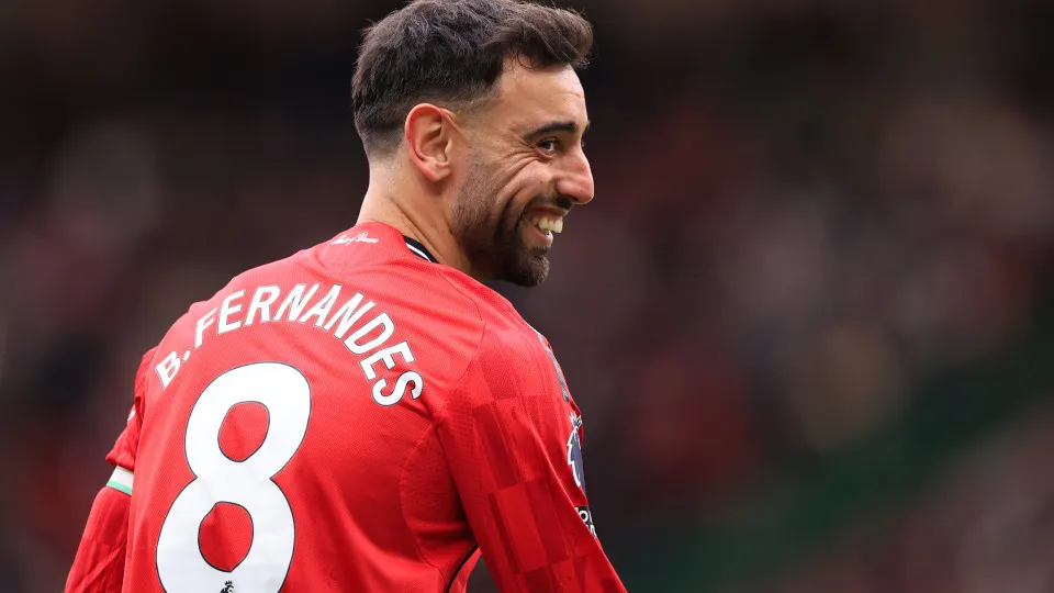 Manchester United 'quebra o cofre' para renovar com Bruno Fernandes