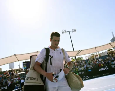 Mensik elimina Fonseca nas quartas de Roland Garros após batalha no terceiro set