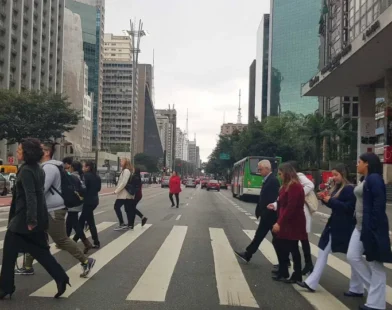 Semana começa com temperaturas variando de 10°C a 25°C em São Paulo