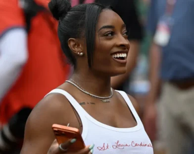 Simone Biles revela problema de saúde e desabafa: Quase morrer não estava nos meus planos