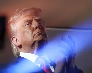 Trump repete promessa de acordo com Irã, mas negociação não avança
