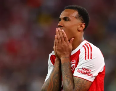 Vendas das camisas de Gabriel Magalhães aumentam 350% após pênalti perdido