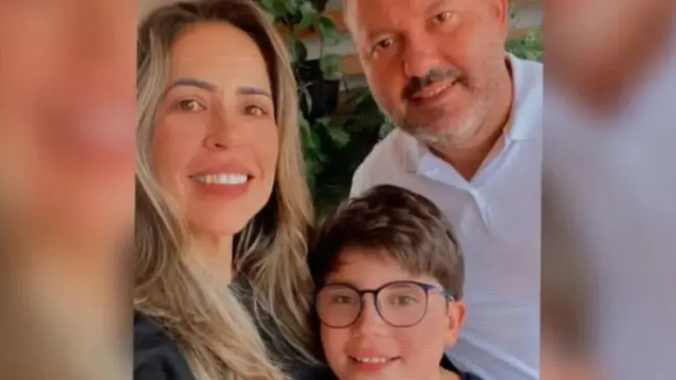 Vereador, esposa e filho morrem em colisão de carro com caminhão no interior de Goiás
